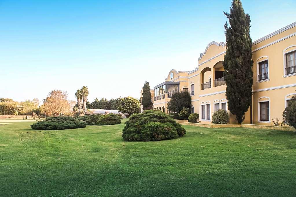 Wyndham Garden Lujan Hotel Exterior photo