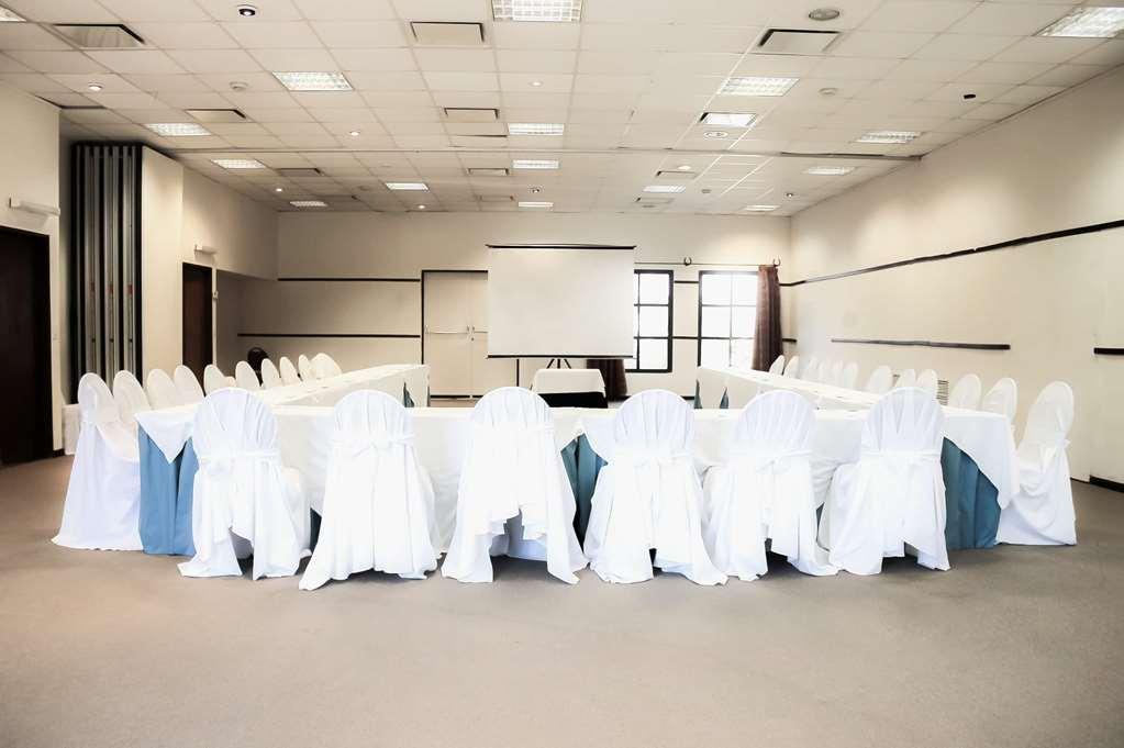 Wyndham Garden Lujan Hotel Facilities photo